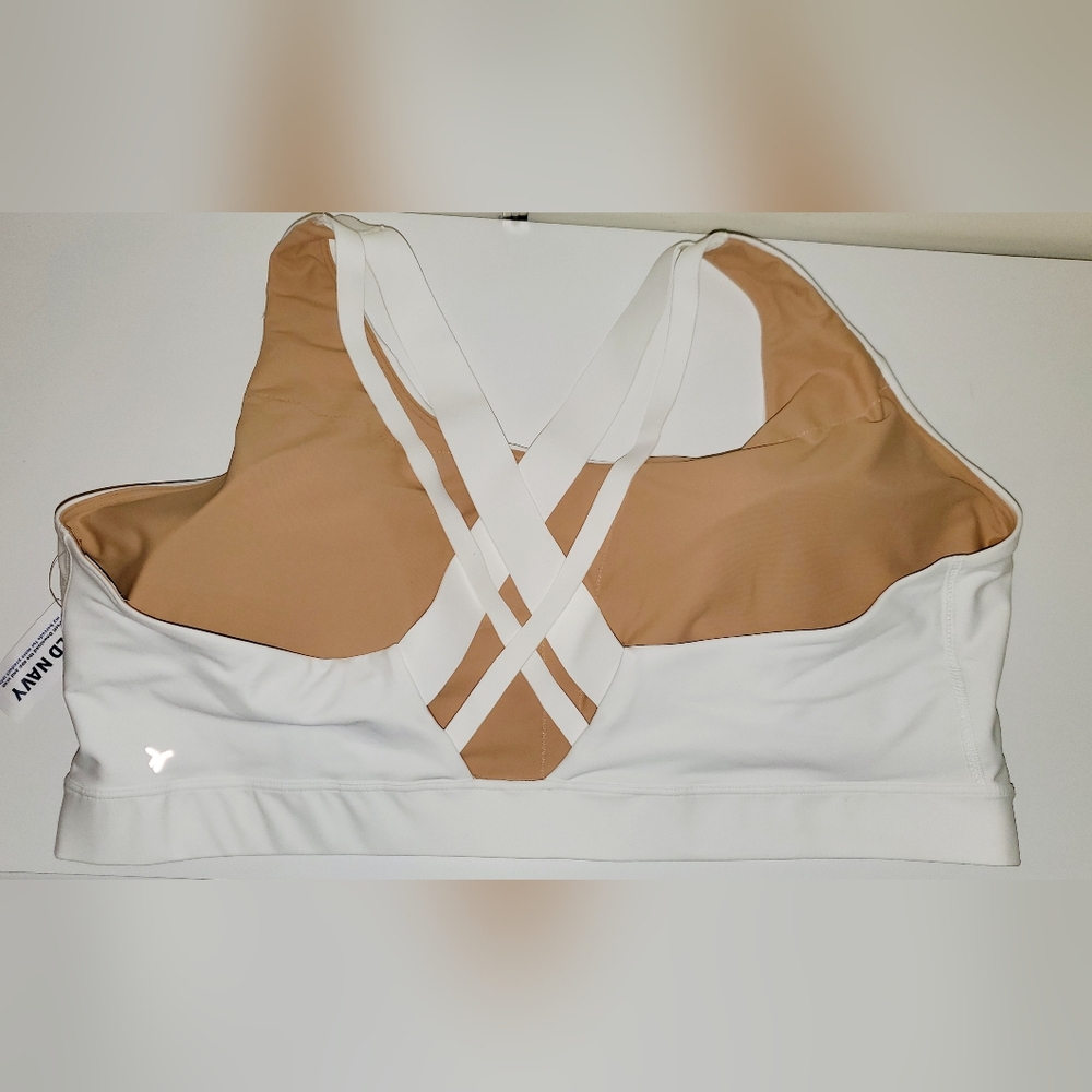 Old Navy Powersoft Strappy Sports Bra Bralette Sizes: 3X & 4X NWT White Color - Picture 2 of 7